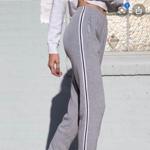 Brandy Melville Striped Grey Rosa Sweatpants